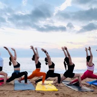 Yoga ngoài trời